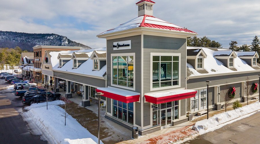 Main Street & Settlers Green